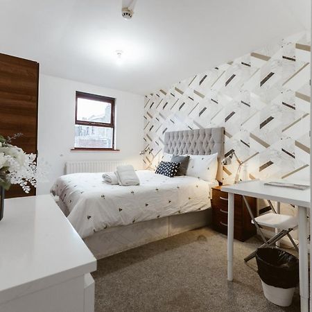 Whitechapel En-Suite Beds To Stay Лондон Екстериор снимка